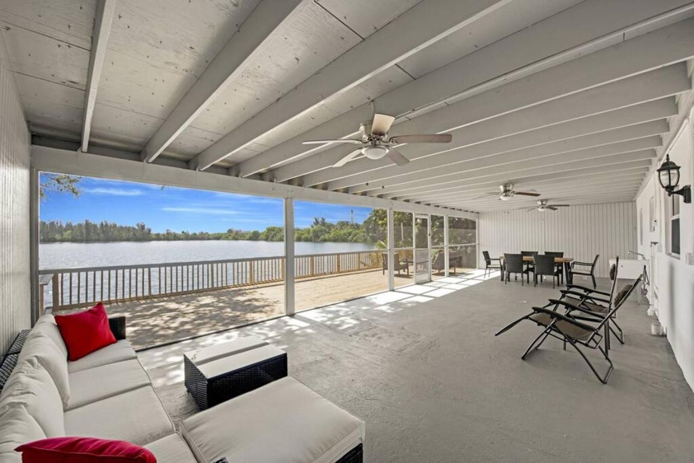 Lake House Unit 1 By Pmi Davie Exterior photo
