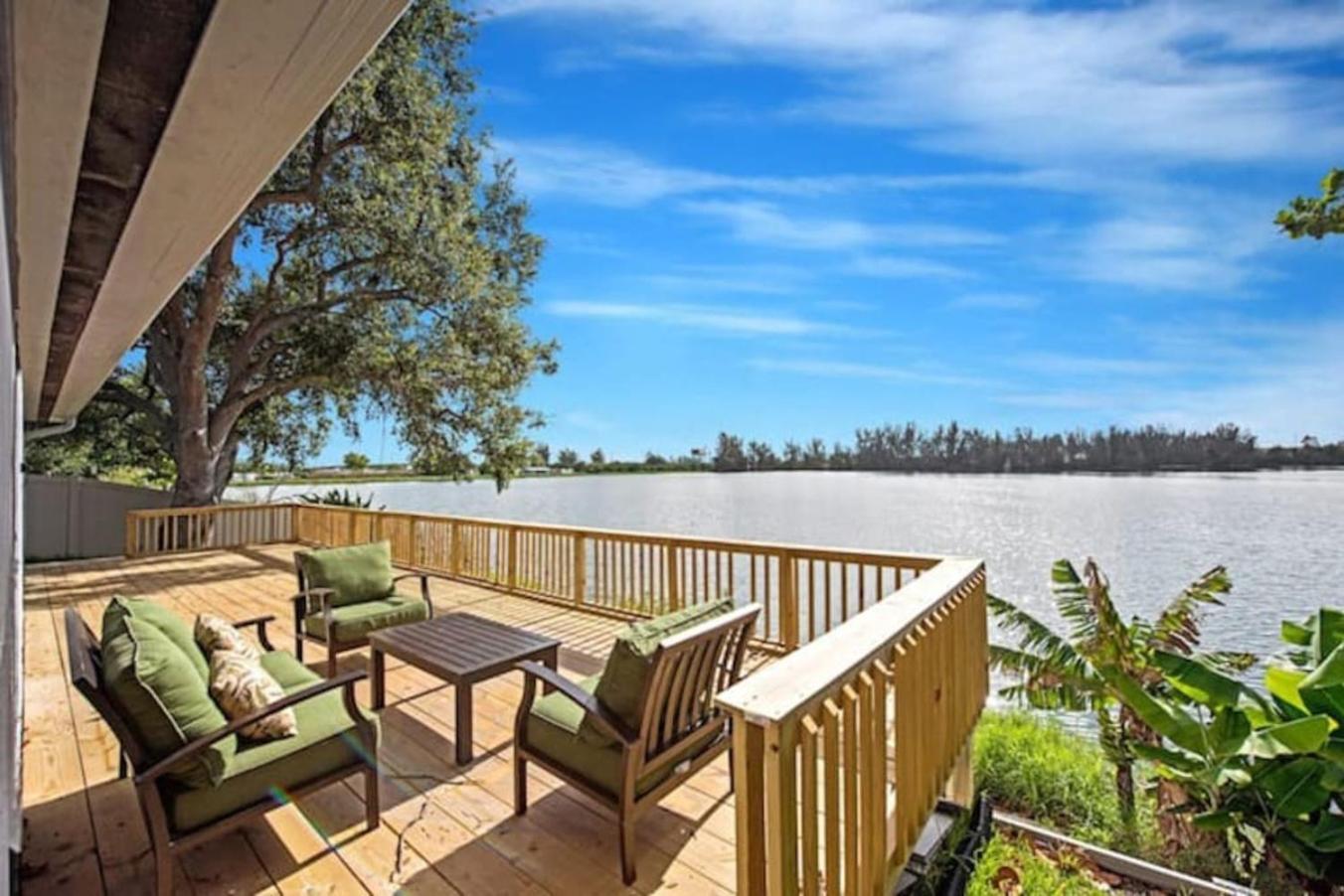 Lake House Unit 1 By Pmi Davie Exterior photo