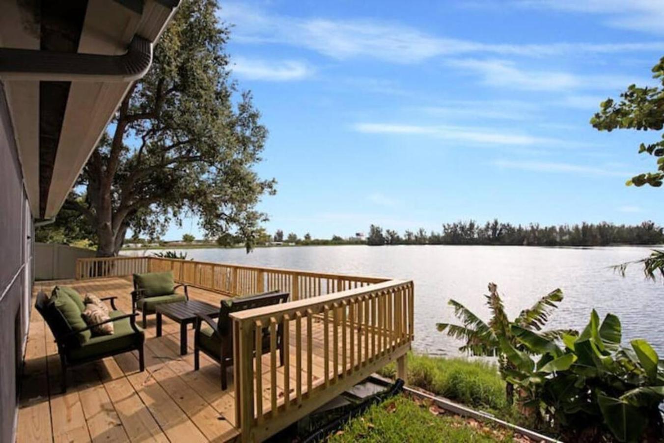Lake House Unit 1 By Pmi Davie Exterior photo